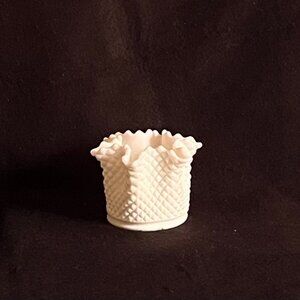 Estate Vintage Westmoreland White Milk Glass Vase/Accent Décor